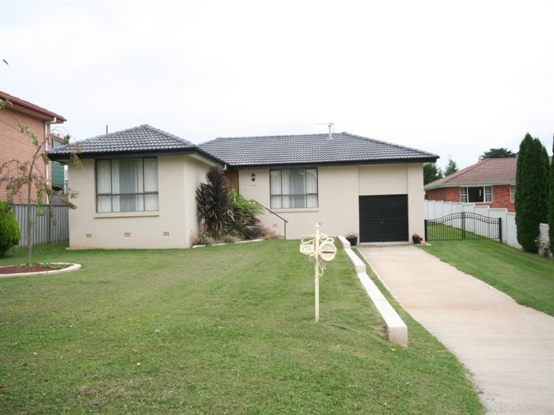 125 Curtis Street, Oberon NSW 2787