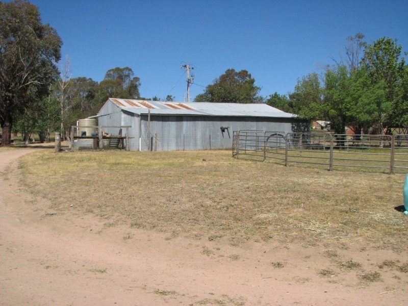 107 Hume Highway, Holbrook NSW 2644