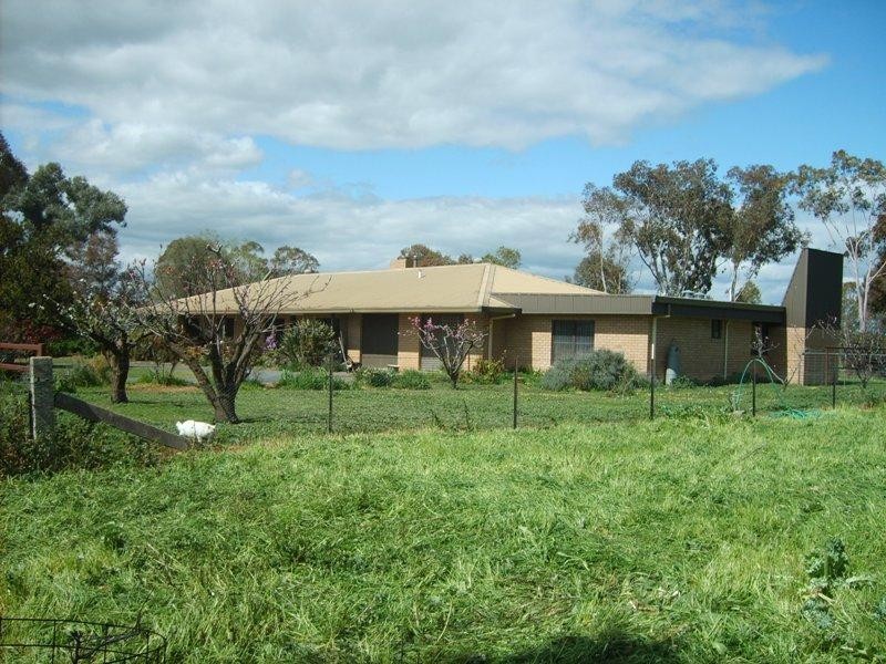 36 Broula Road, Cowra NSW 2794