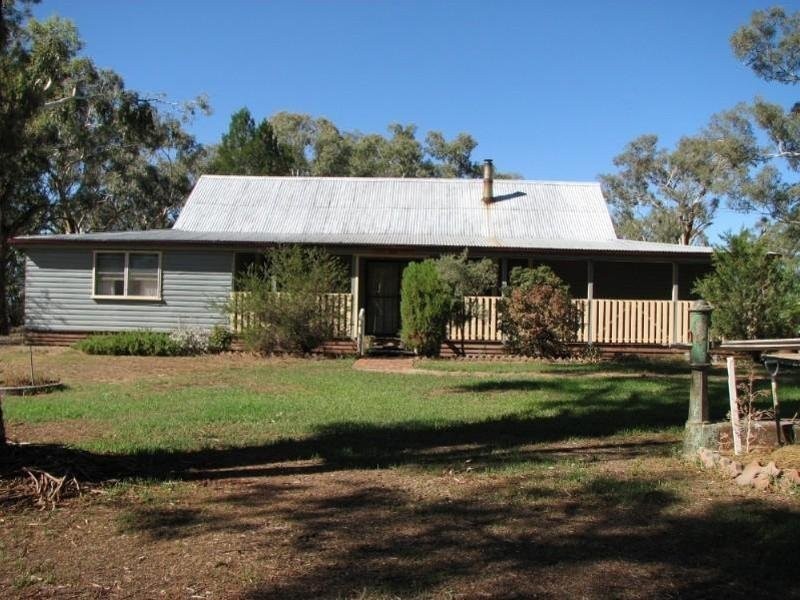 23-24 Grenfell Road, Young NSW 2594