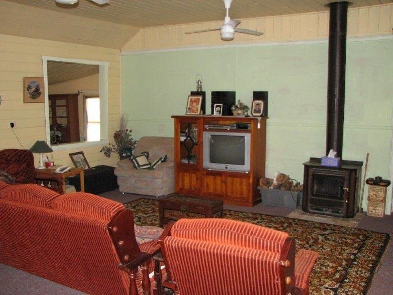 23-24 Grenfell Road, Young NSW 2594