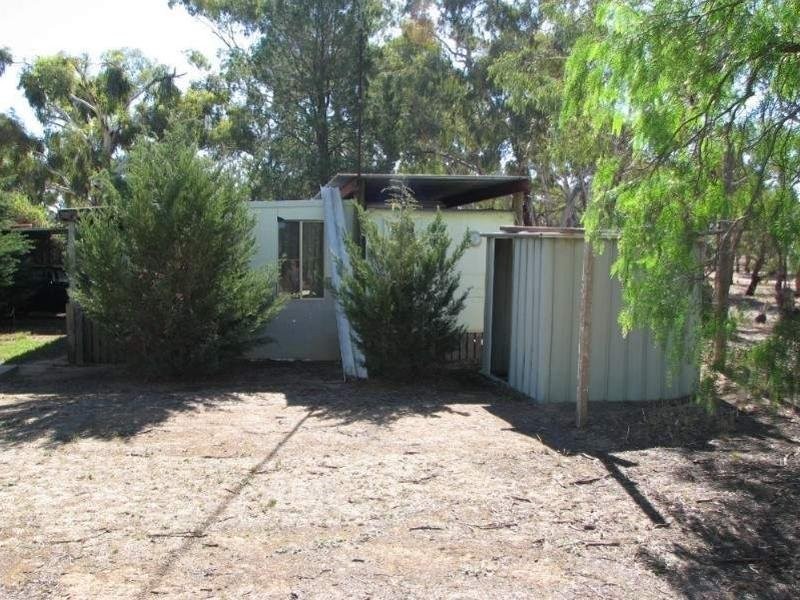 23-24 Grenfell Road, Young NSW 2594