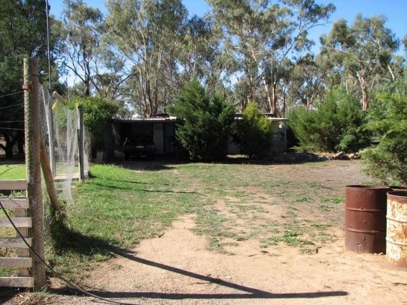 23-24 Grenfell Road, Young NSW 2594