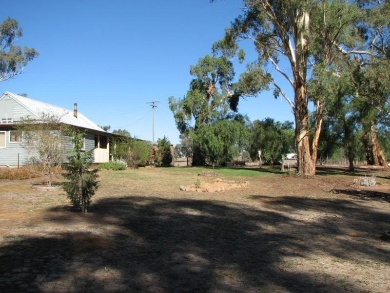 23-24 Grenfell Road, Young NSW 2594
