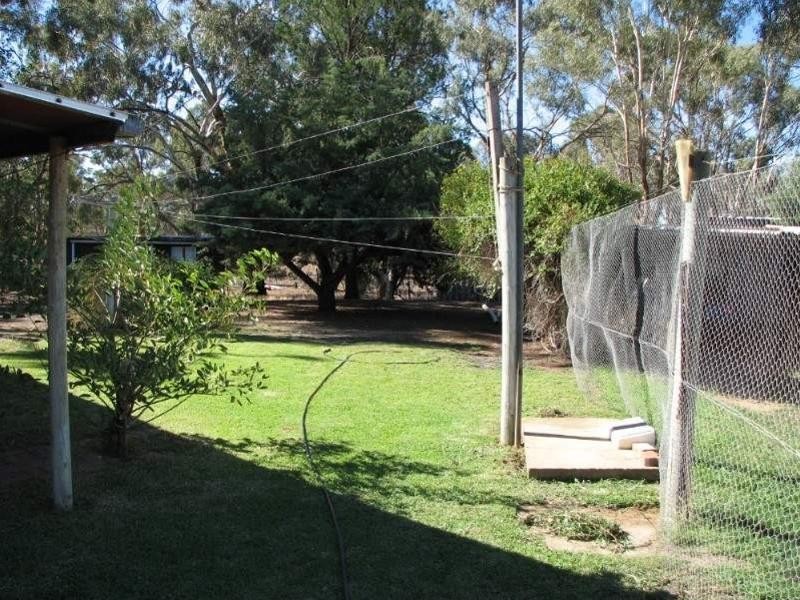 23-24 Grenfell Road, Young NSW 2594