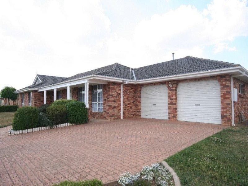 18 Brennan Crescent, Oberon NSW 2787