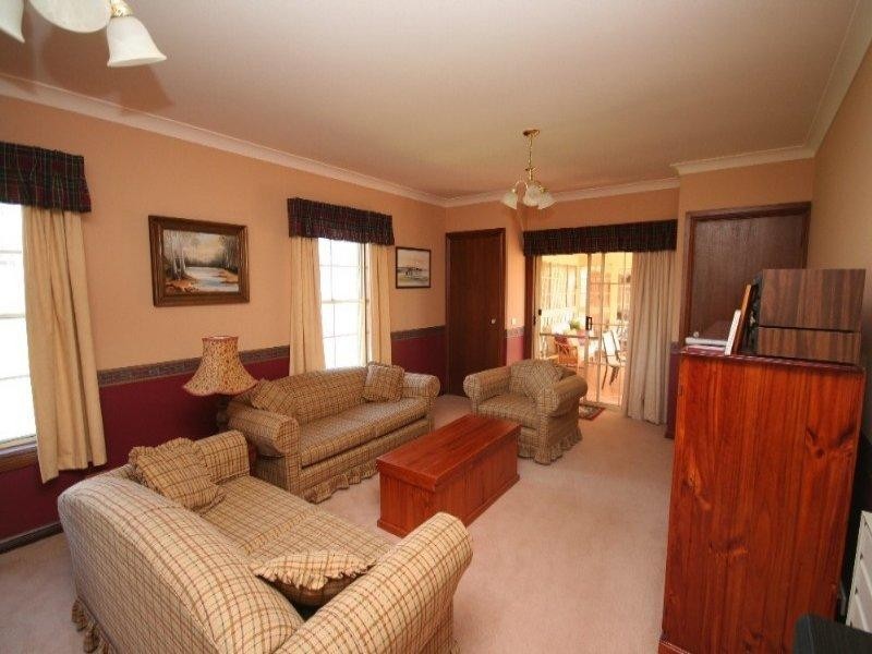 9 Cook Street, Oberon NSW 2787