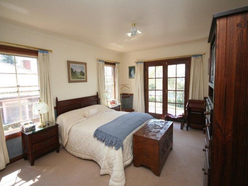 9 Cook Street, Oberon NSW 2787
