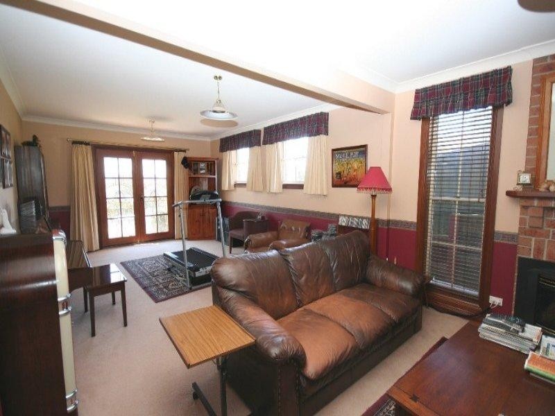 9 Cook Street, Oberon NSW 2787