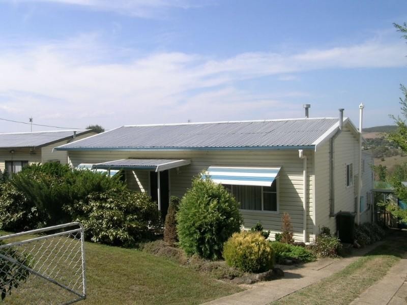 21 Jenolan Street, Oberon NSW 2787