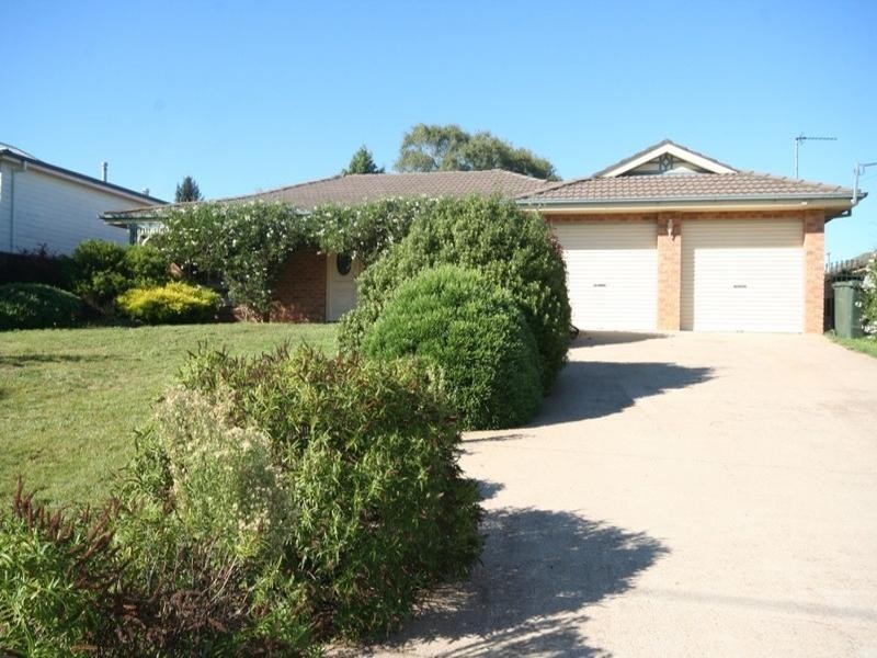 8 Herborn Street, Oberon NSW 2787