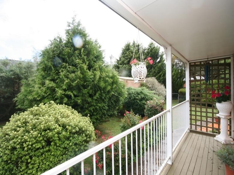 10 Strathroy Avenue, Oberon NSW 2787