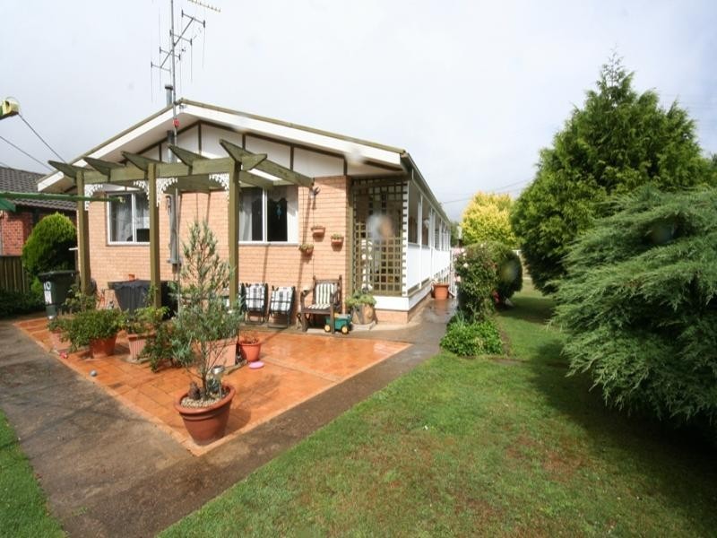 10 Strathroy Avenue, Oberon NSW 2787