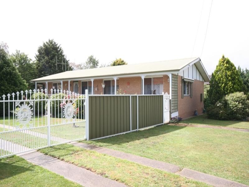 10 Strathroy Avenue, Oberon NSW 2787