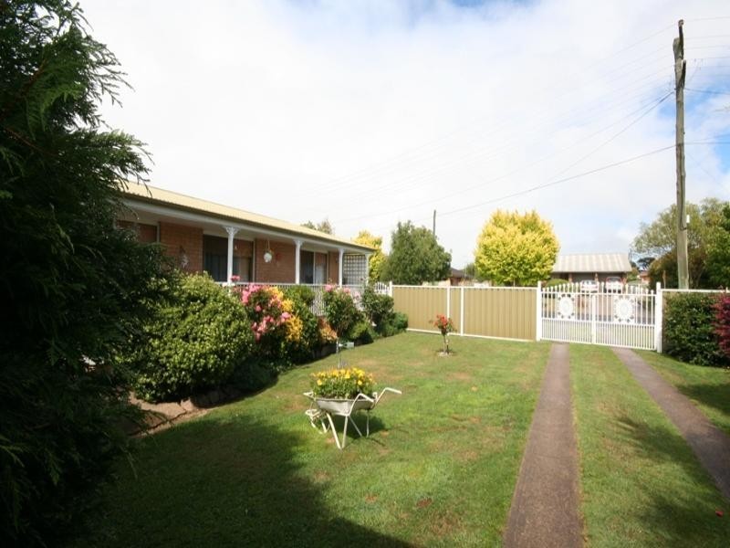 10 Strathroy Avenue, Oberon NSW 2787