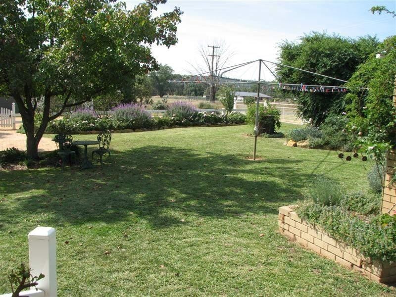 52 Melyra Street, Grenfell NSW 2810