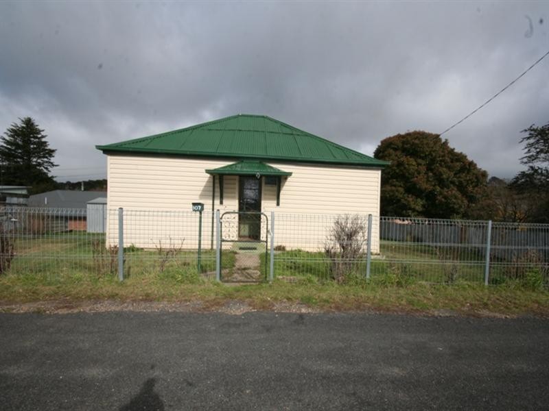 107 Curtis Street, Oberon NSW 2787
