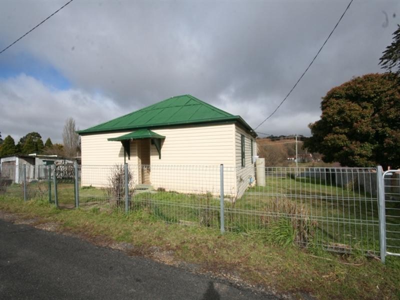 107 Curtis Street, Oberon NSW 2787