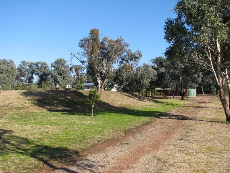 230 Conimbla Road, Cowra NSW 2794