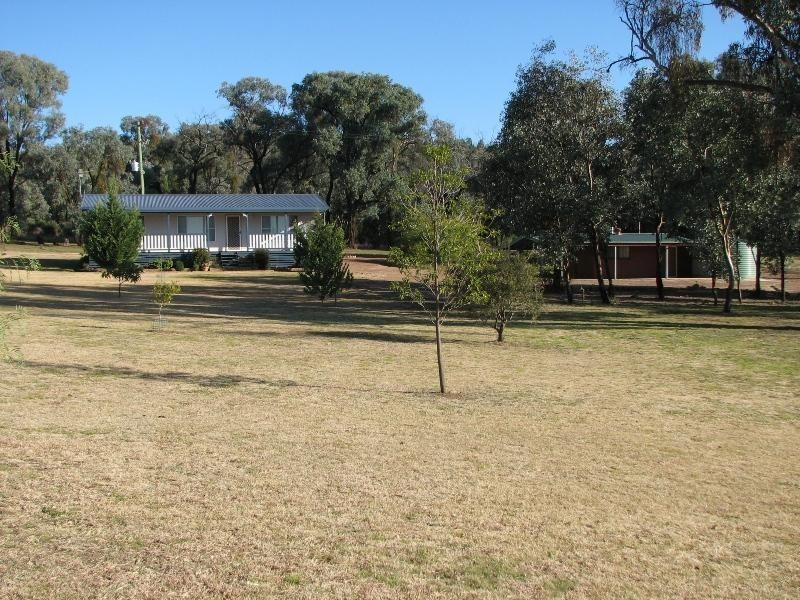 230 Conimbla Road, Cowra NSW 2794