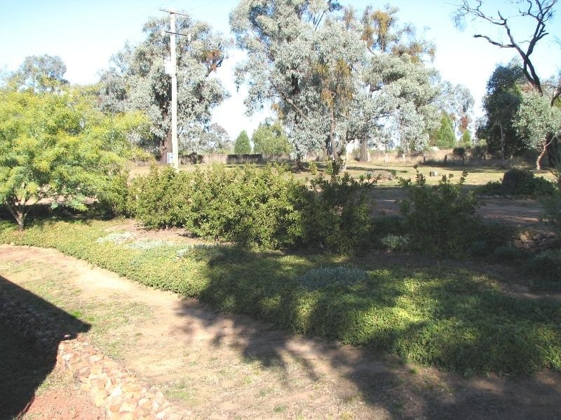 230 Conimbla Road, Cowra NSW 2794