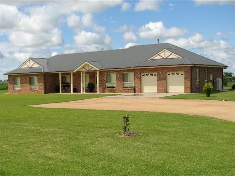 1826 North Logan Road, Cowra NSW 2794