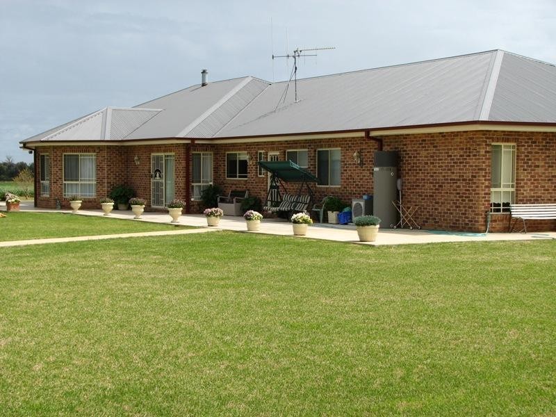 1826 North Logan Road, Cowra NSW 2794