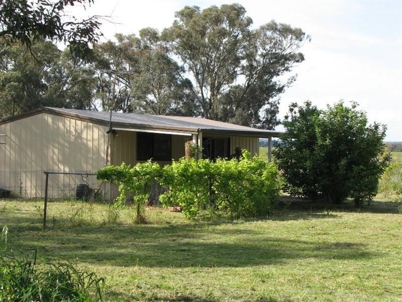 33 Little Street, Bendick Murrell, Young NSW 2594