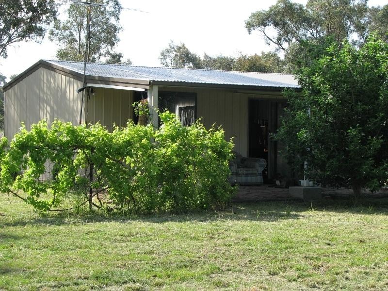 33 Little Street, Bendick Murrell, Young NSW 2594