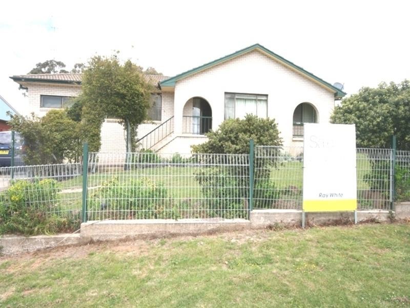 4 HUNTER Street, Oberon NSW 2787