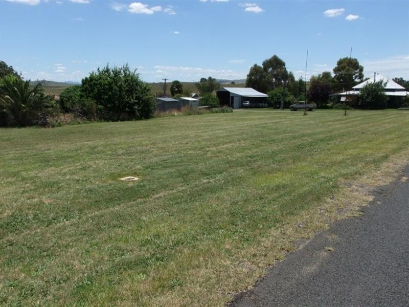 6 Templar Street, Blayney NSW 2799