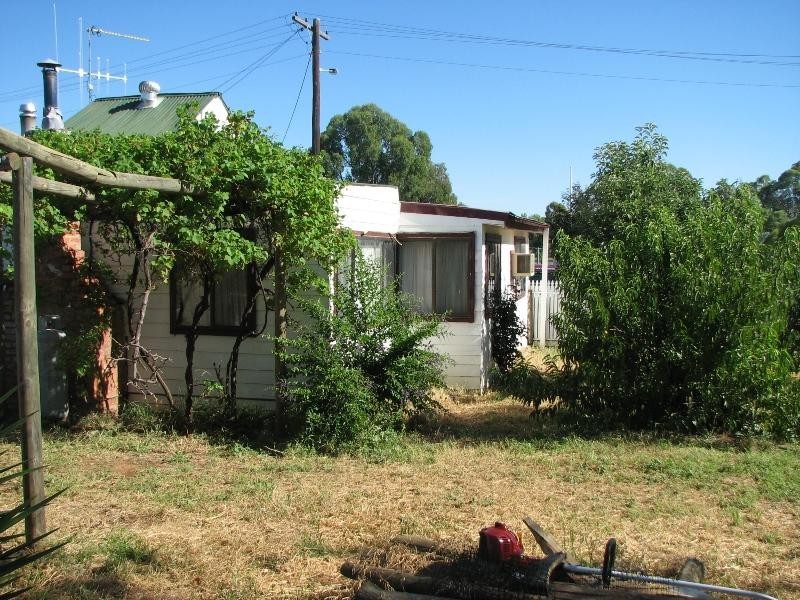 26 – 28 Main Street, Gooloogong NSW 2805
