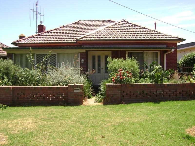 14 Lachlan Street, Cowra NSW 2794
