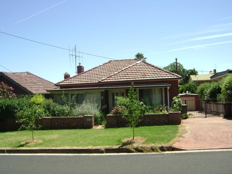 14 Lachlan Street, Cowra NSW 2794