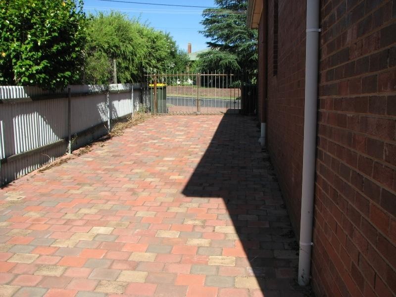 14 Lachlan Street, Cowra NSW 2794