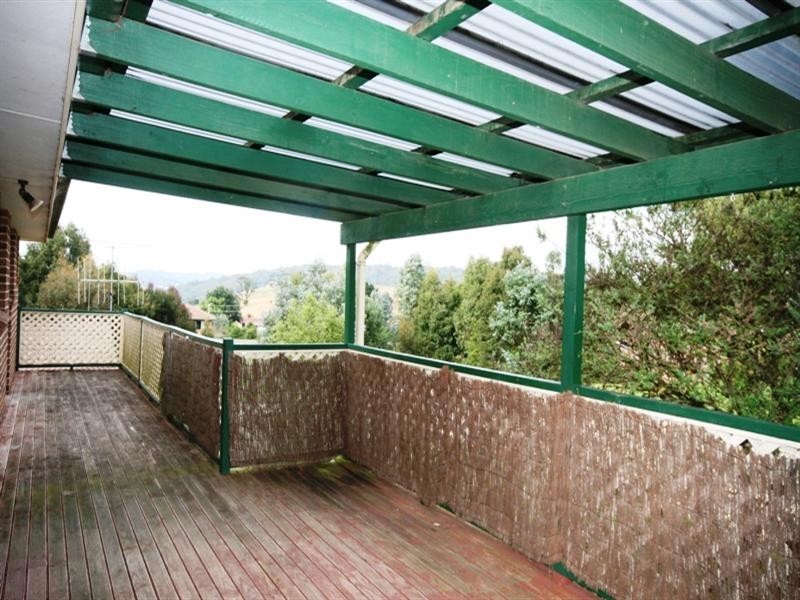 24 Hawkes Drive, Oberon NSW 2787
