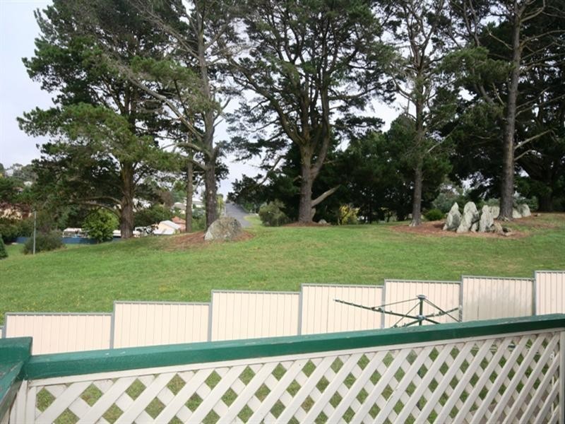 24 Hawkes Drive, Oberon NSW 2787
