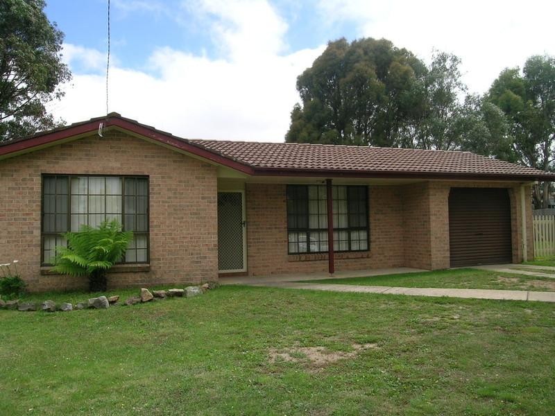 12 Dr Perkins, Oberon NSW 2787