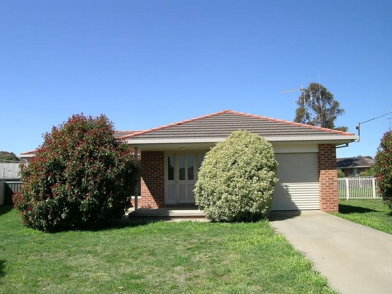 8 Hawkes Drive, Oberon NSW 2787