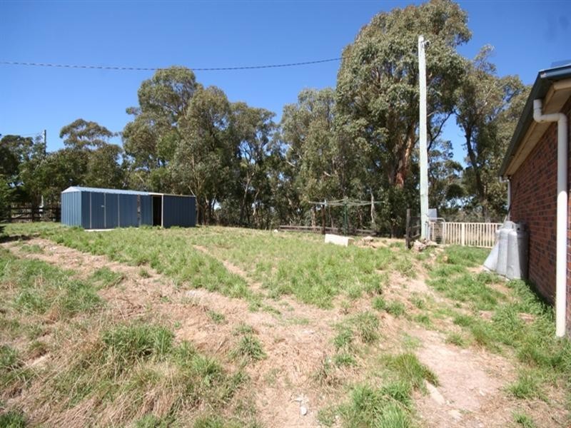 63 Marks Crescent, Oberon NSW 2787