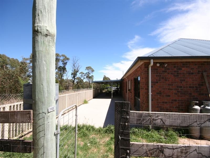 63 Marks Crescent, Oberon NSW 2787