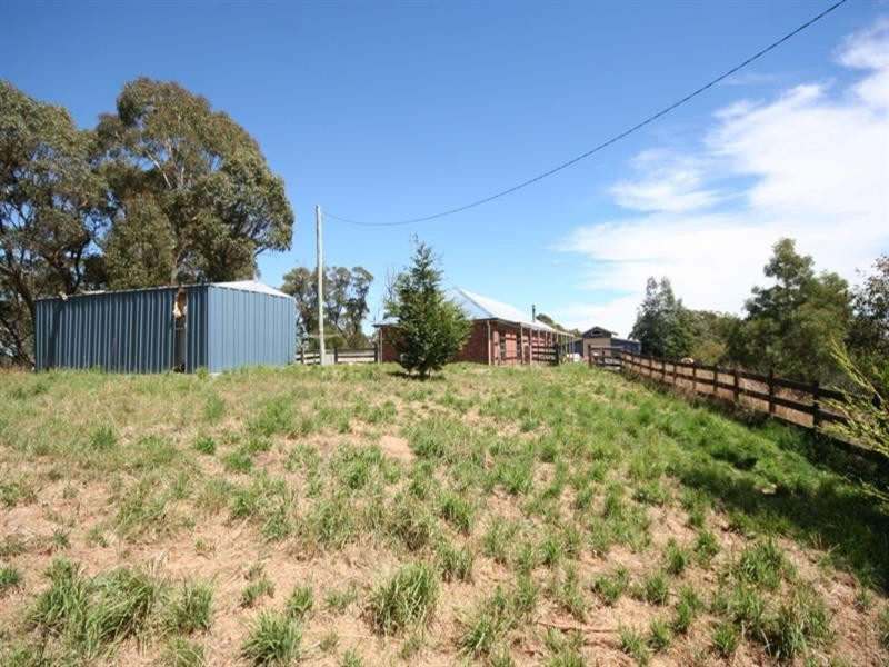 63 Marks Crescent, Oberon NSW 2787