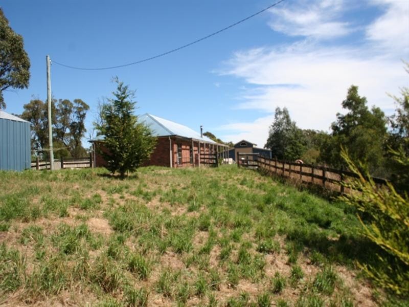 63 Marks Crescent, Oberon NSW 2787