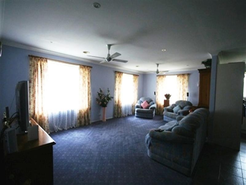 6 Brennan Crescent, Oberon NSW 2787