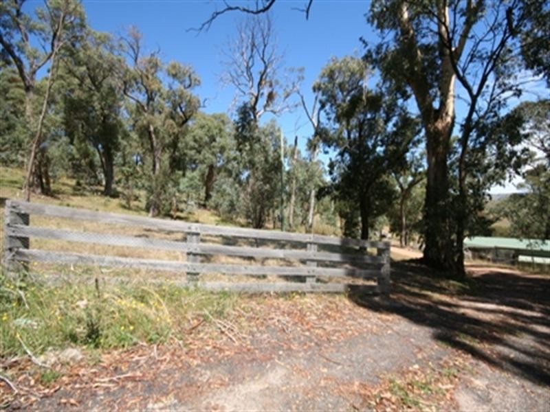 83 Marks Crescent, Oberon NSW 2787