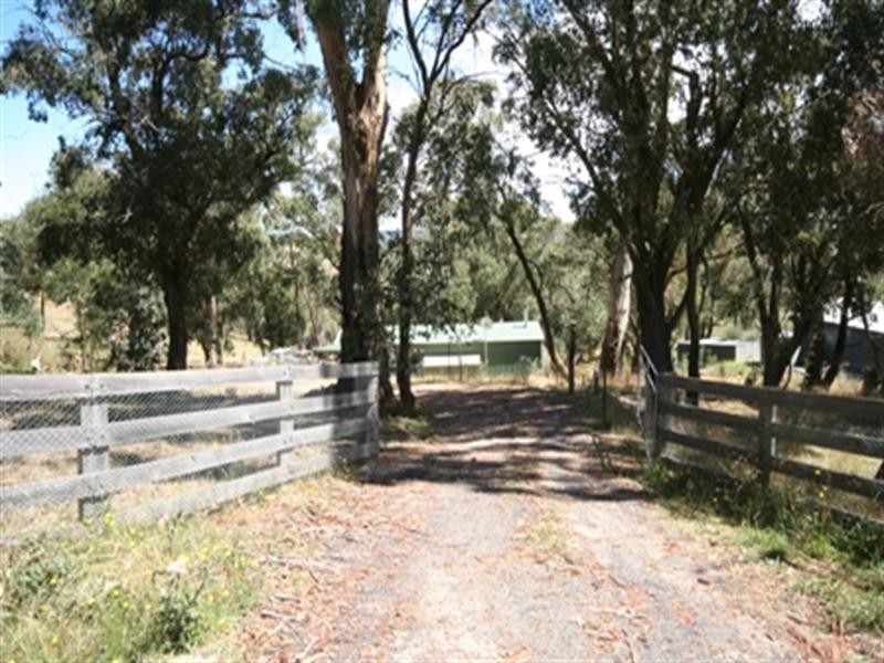 83 Marks Crescent, Oberon NSW 2787