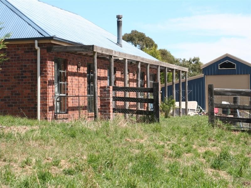 63 Marks Crescent, Oberon NSW 2787