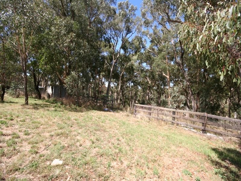 63 Marks Crescent, Oberon NSW 2787