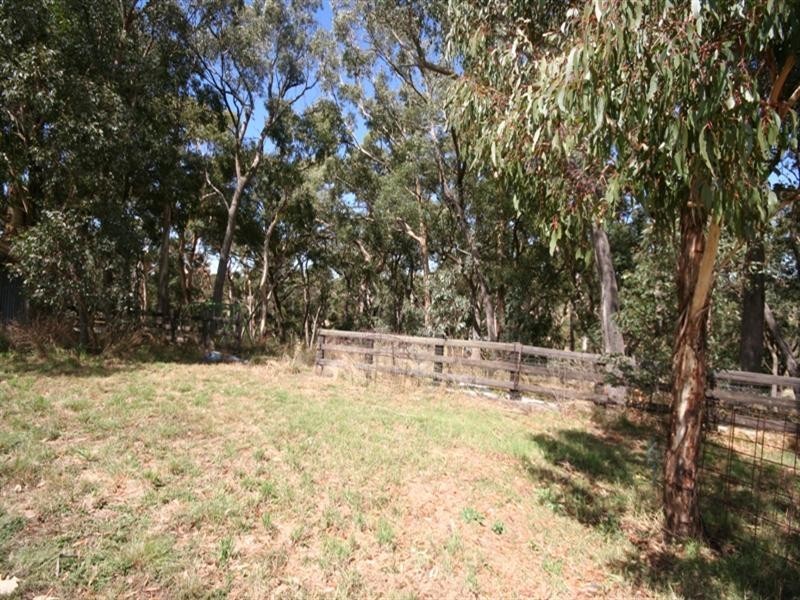 63 Marks Crescent, Oberon NSW 2787