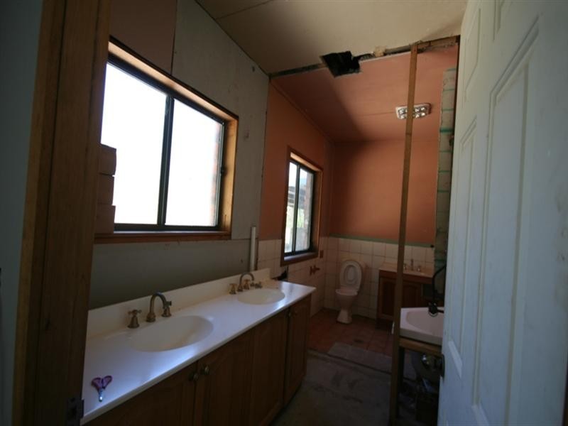 63 Marks Crescent, Oberon NSW 2787